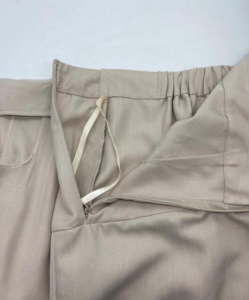 et.UNiVER（エトユニベール）et.UNIVER (エトユニベール) 989 Pleats skirt sheer jk set up ベージュ サイズ:L 未使用品の古着・服飾アイテム