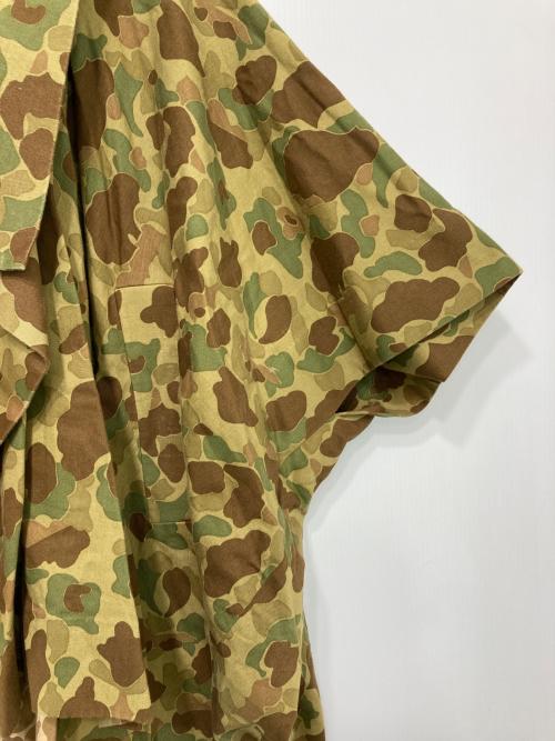 BERNHARD WILLHELM（ベルンハルト ウィルヘルム）BERNHARD WILLHELM (ベルンハルト ウィルヘルム) カモフラ変形コート カーキ×ブラウン サイズ:OSの古着・服飾アイテム