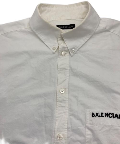 BALENCIAGA（バレンシアガ）BALENCIAGA (バレンシアガ) ロゴプリント半袖BDシャツ ホワイト サイズ:38の古着・服飾アイテム