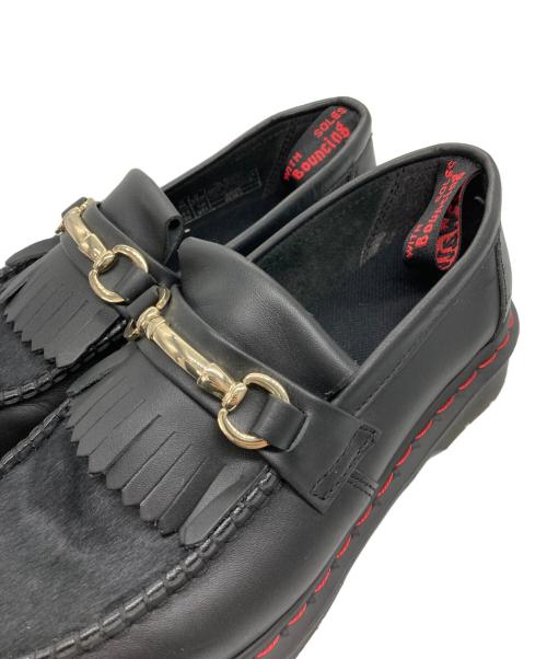 Dr.Martens（ドクターマーチン）Dr.Martens (ドクターマーチン) ADRIAN SNAFFLE CNY ハラコタッセルローファー ブラック×レッド サイズ:UK8の古着・服飾アイテム