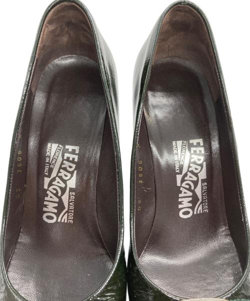 Salvatore Ferragamo（サルヴァトーレ フェラガモ）Salvatore Ferragamo (サルヴァトーレ フェラガモ) ヴァラリボン ハイヒール パンプス ダークグリーン サイズ:5Cの古着・服飾アイテム