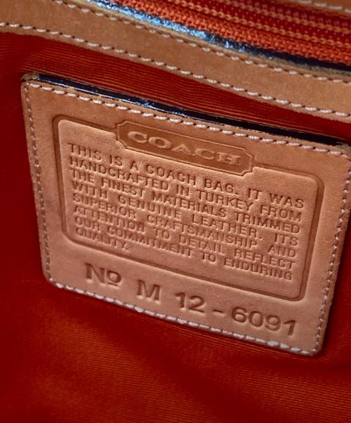 COACH（コーチ）COACH (コーチ) シグネチャー ワンショルダー ホーボーバッグ ベージュの古着・服飾アイテム