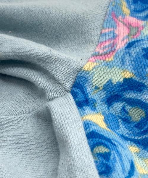 COMME des GARCONS HOMME PLUS（コムデギャルソンオムプリュス）COMME des GARCONS HOMME PLUS (コムデギャルソンオムプリュス) 薔薇柄 Vネックニットカーディガン スカイブルー×ピンク サイズ:表記無しの古着・服飾アイテム