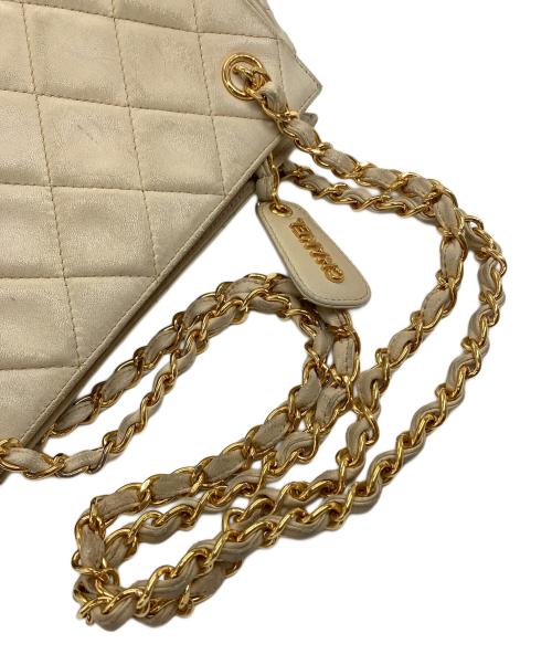 CHANEL（シャネル）CHANEL (シャネル) マトラッセ ラムスキン チェーンバッグ ベージュ×ゴールドの古着・服飾アイテム