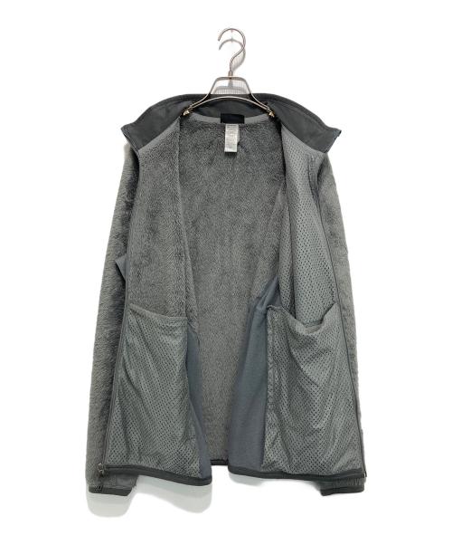Patagonia（パタゴニア）Patagonia (パタゴニア) R3 Jacket グレー サイズ:Lの古着・服飾アイテム