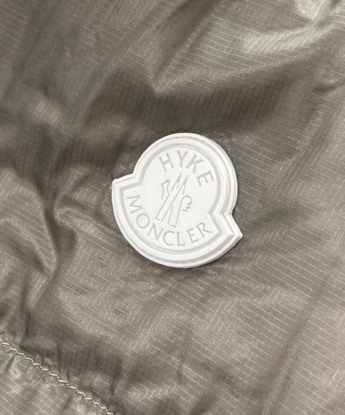 MONCLER（モンクレール）MONCLER (モンクレール) HYKE (ハイク) LEMA リバーシブル フェイクファー ダウンジャケット グレー（ブラウン系）の古着・服飾アイテム