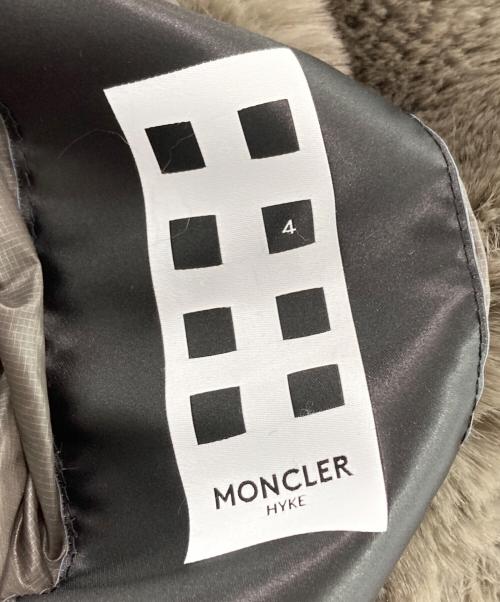 MONCLER（モンクレール）MONCLER (モンクレール) HYKE (ハイク) LEMA リバーシブル フェイクファー ダウンジャケット グレー（ブラウン系）の古着・服飾アイテム