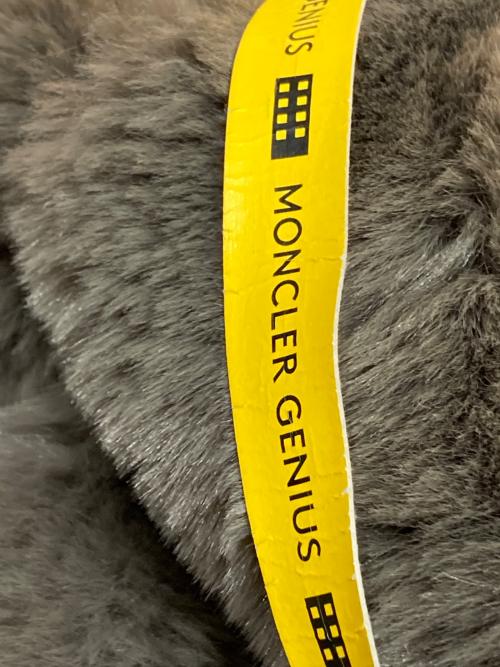 MONCLER（モンクレール）MONCLER (モンクレール) HYKE (ハイク) LEMA リバーシブル フェイクファー ダウンジャケット グレー（ブラウン系）の古着・服飾アイテム