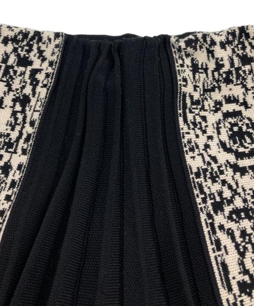 Ameri（アメリ）AMERI (アメリ) SIDE PLEATS JACQUARD KNIT SKIRT ブラック×ベージュ サイズ:Sの古着・服飾アイテム
