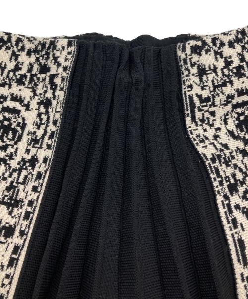 Ameri（アメリ）AMERI (アメリ) SIDE PLEATS JACQUARD KNIT SKIRT ブラック×ベージュ サイズ:Sの古着・服飾アイテム