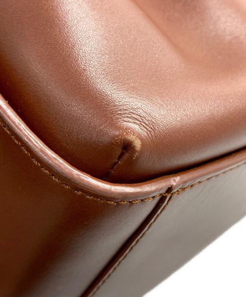A.P.C.（アーペーセー）A.P.C. (アーペーセー) SAC COURTNEY ショルダーバッグ ブラウンの古着・服飾アイテム
