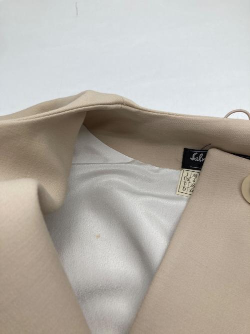 Salvatore Ferragamo（サルヴァトーレ フェラガモ）Salvatore Ferragamo (サルヴァトーレ フェラガモ) ノーカラージャケット ベージュ サイズ:(I)38 未使用品の古着・服飾アイテム
