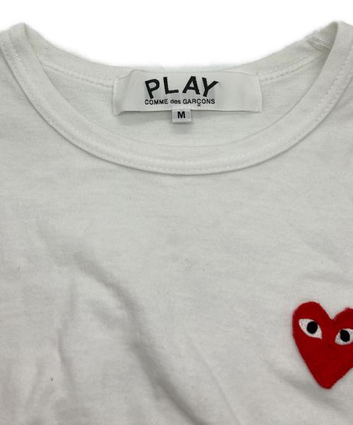 PLAY COMME des GARCONS（プレイコムデギャルソン）PLAY COMME des GARCONS (プレイコムデギャルソン) T-Shirt With Red Emblem ホワイト サイズ:Mの古着・服飾アイテム