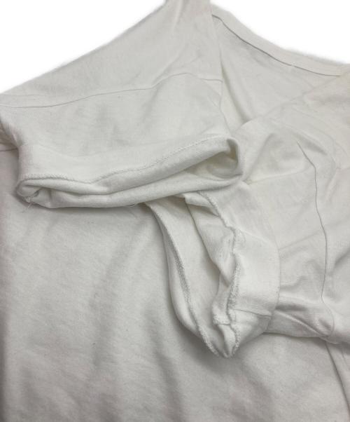 PLAY COMME des GARCONS（プレイコムデギャルソン）PLAY COMME des GARCONS (プレイコムデギャルソン) T-Shirt With Red Emblem ホワイト サイズ:Mの古着・服飾アイテム