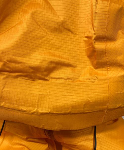 ARC'TERYX（アークテリクス）ARC'TERYX (アークテリクス) FISSION BELAY PARKA オレンジ サイズ:Sの古着・服飾アイテム