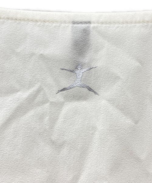 DANSKIN（ダンスキン）DANSKIN (ダンスキン) アンレールライトプルオーバージャケット ホワイト サイズ:Mの古着・服飾アイテム