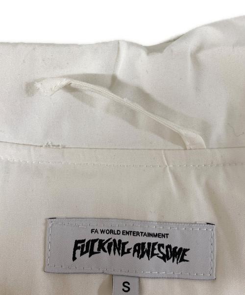 FUCKING AWESOME（ファッキンオーサム）FUCKING AWESOME (ファッキンオーサム) バックロゴコーチジャケット ホワイト サイズ:Sの古着・服飾アイテム