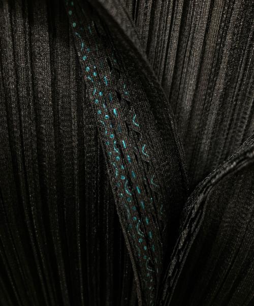 PLEATS PLEASE（プリーツプリーズ）PLEATS PLEASE (プリーツプリーズ) プリーツブラウス カットソー ブラック サイズ:3の古着・服飾アイテム