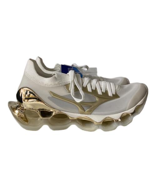 MIZUNO（ミズノ）MIZUNO (ミズノ) 空山基 (ソラヤマ ハジメ) WAVE PROPHECY SORAYAMAローカットスニーカー ホワイト×ゴールド サイズ:23.5の古着・服飾アイテム