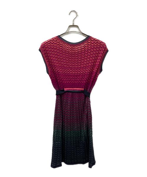 missoni（ミッソーニ）missoni (ミッソーニ) ジグザグ柄 ノースリーブニットワンピース ピンク×ブラック サイズ:40の古着・服飾アイテム