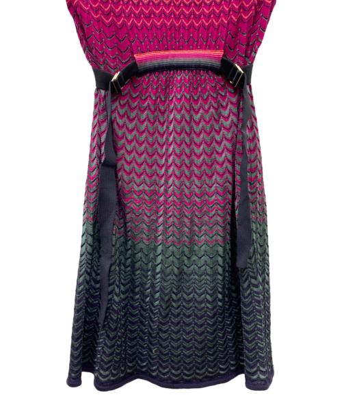 missoni（ミッソーニ）missoni (ミッソーニ) ジグザグ柄 ノースリーブニットワンピース ピンク×ブラック サイズ:40の古着・服飾アイテム