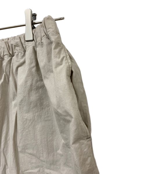 N.HOOLYWOOD（エヌ ハリウッド）N.HOOLYWOOD (エヌ ハリウッド) TAPERED EASY PANTS アイボリー サイズ:38の古着・服飾アイテム