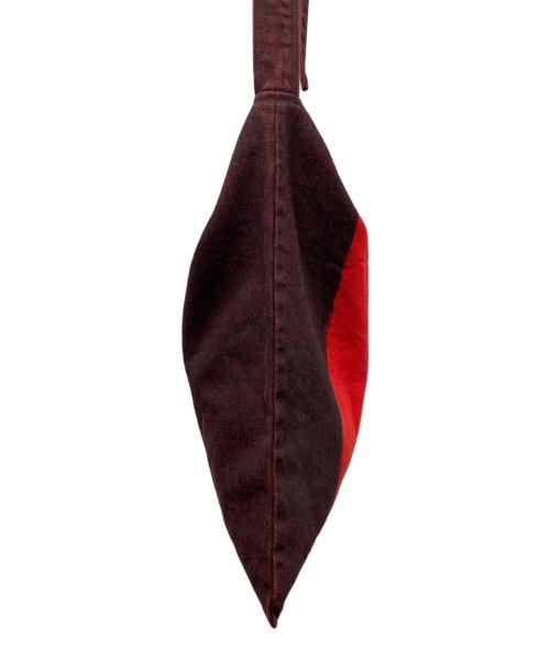 JOHN LAWRENCE SULLIVAN（ジョン ローレンス サリバン）JOHN LAWRENCE SULLIVAN (ジョン ローレンス サリバン) Overdyed cotton tote bag レッド×ブラック サイズ:OneSize 未使用品の古着・服飾アイテム