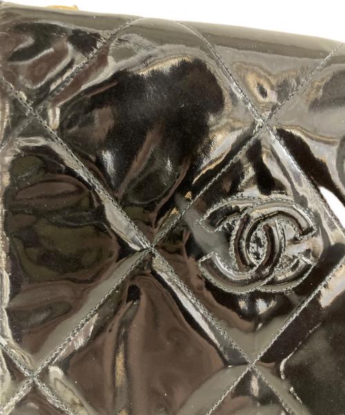 CHANEL（シャネル）CHANEL (シャネル) エナメルチェーンショルダーバッグ ブラック サイズ:OneSizeの古着・服飾アイテム