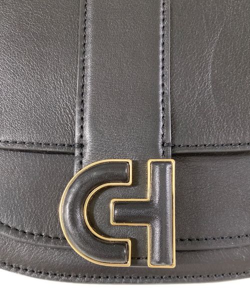 COLE HAAN（コールハーン）COLE HAAN (コールハーン) エッセンシャル ミニ サドルバッグ ショルダー ブラックの古着・服飾アイテム