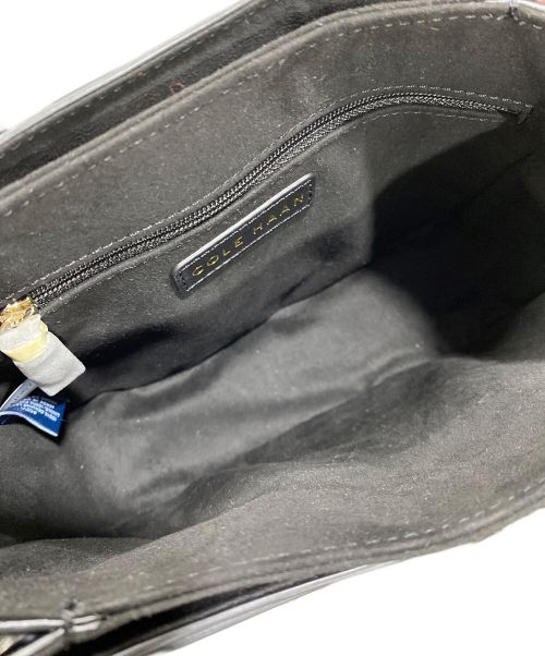COLE HAAN（コールハーン）COLE HAAN (コールハーン) エッセンシャル ミニ サドルバッグ ショルダー ブラックの古着・服飾アイテム