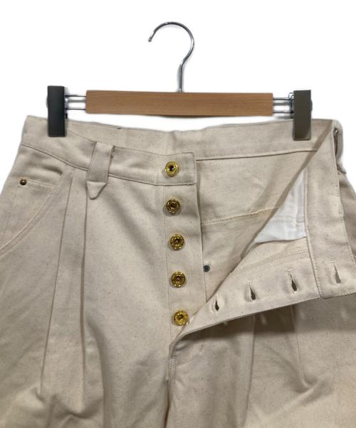 B.BALLSY（ボールジーブラザーズ）B.BALLSY (ボールジーブラザーズ) シンチバックワイドペンタ―パンツ アイボリー サイズ:Mの古着・服飾アイテム