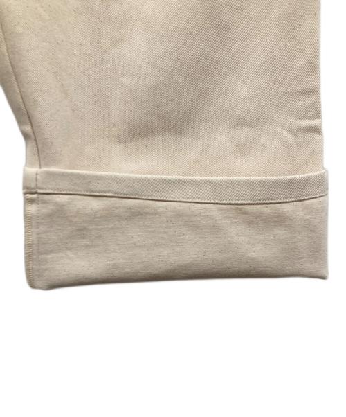 B.BALLSY（ボールジーブラザーズ）B.BALLSY (ボールジーブラザーズ) シンチバックワイドペンタ―パンツ アイボリー サイズ:Mの古着・服飾アイテム