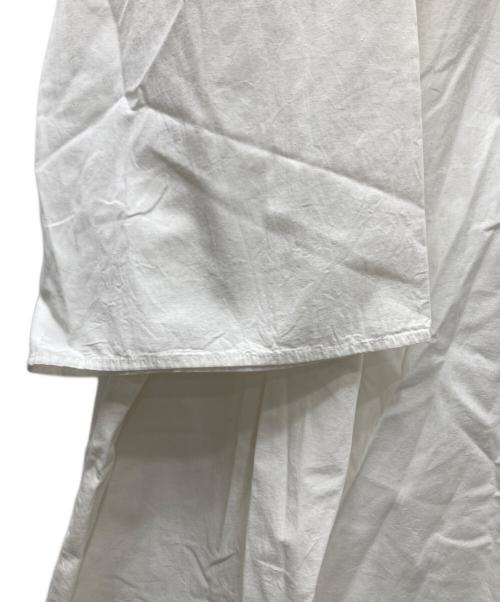 SEEALL（シーオール）SEEALL (シーオール) GATHER SMOK DRESS ホワイト サイズ:38 未使用品の古着・服飾アイテム