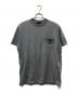 PRADA（プラダ）の古着「トライアングルロゴポケットTシャツ」｜グレー