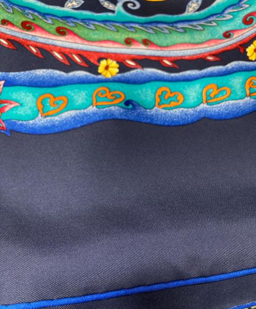 HERMES（エルメス）HERMES (エルメス) カレ90シルクスカーフ 心をこめて ネイビー×ブルー サイズ:OneSizeの古着・服飾アイテム