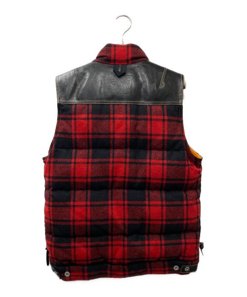 COMME des GARCONS JUNYA WATANABE MAN（コム デ ギャルソン ジュンヤ ワタナベ マン）COMME des GARCONS JUNYA WATANABE MAN (コム デ ギャルソン ジュンヤ ワタナベ マン) LEVI'S (リーバイス) ダウンベスト レッド サイズ:SIZE Sの古着・服飾アイテム