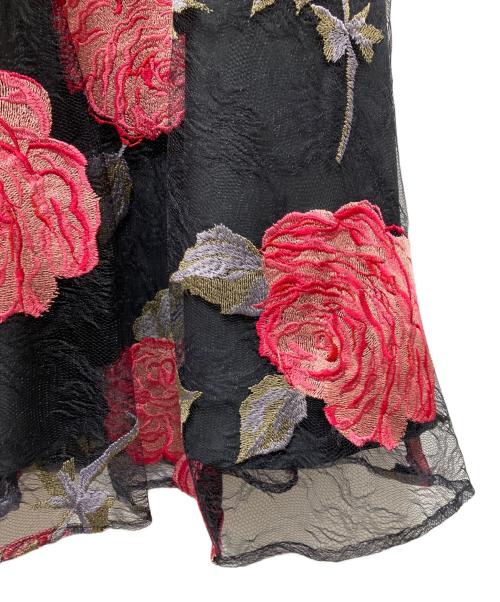 GRACE CONTINENTAL（（グレースコンチネンタル）GRACE CONTINENTAL (（グレースコンチネンタル) フラワー刺繍チュールワンピース ブラック×ピンク サイズ:36の古着・服飾アイテム