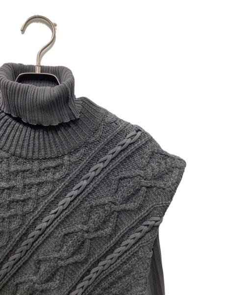 Ameri（アメリ）Ameri (アメリ) LAYERED SLANT CABLE KNIT グレー サイズ:Freeの古着・服飾アイテム