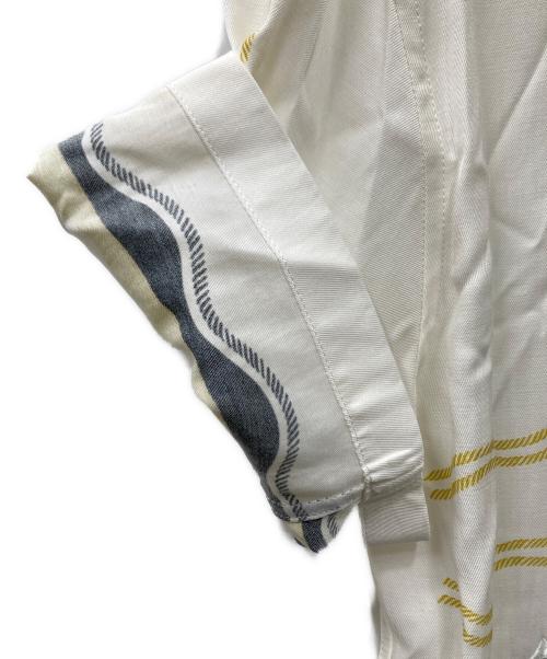 TOGA VIRILIS（トーガ ビリリース）TOGA VIRILIS (トーガ ビリリース) 24ss PANEL PRINT S/S SHIRT ホワイト×イエロー サイズ:46の古着・服飾アイテム