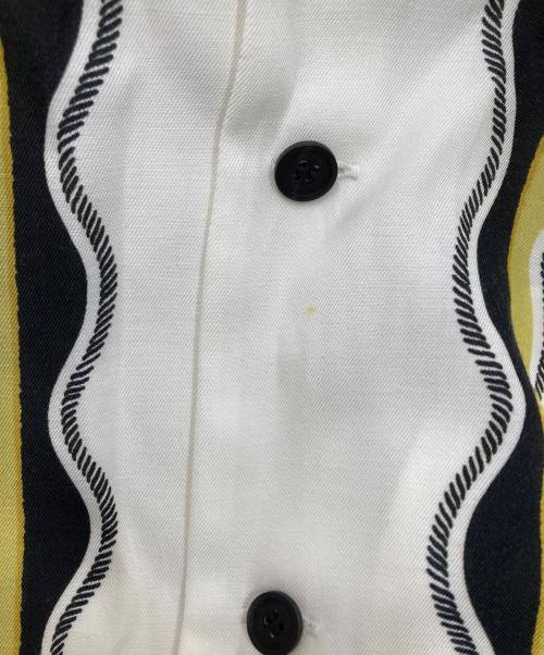 TOGA VIRILIS（トーガ ビリリース）TOGA VIRILIS (トーガ ビリリース) 24ss PANEL PRINT S/S SHIRT ホワイト×イエロー サイズ:46の古着・服飾アイテム