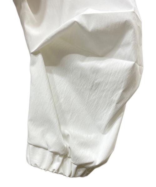 RANDY（ランディー）Randy (ランディー) 24SSLameモックネックブルゾン ホワイト サイズ:SIZE 2の古着・服飾アイテム