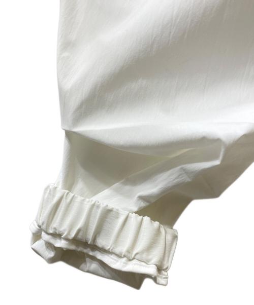 RANDY（ランディー）Randy (ランディー) 24SSLameモックネックブルゾン ホワイト サイズ:SIZE 2の古着・服飾アイテム