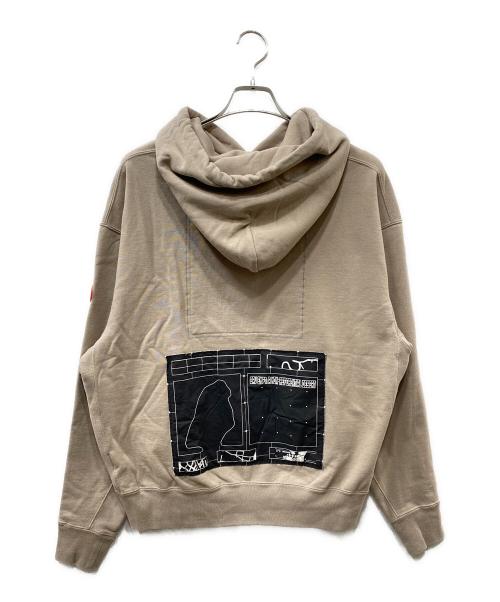 C.E（シーイー）C.E (シーイー キャブエンプト) STRICT EQUIVALENT TO HOODY ベージュ×ブラック サイズ:SIZE Mの古着・服飾アイテム