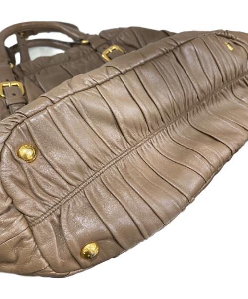 PRADA（プラダ）PRADA (プラダ) NAPPA GAUFRE ギャザー2WAYバッグ ブラウンの古着・服飾アイテム
