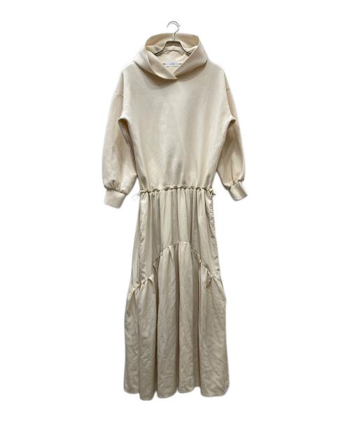 emmi atelier（エミアトリエ）emmi atelier (エミアトリエ) フーディードッキングワンピース ベージュの古着・服飾アイテム