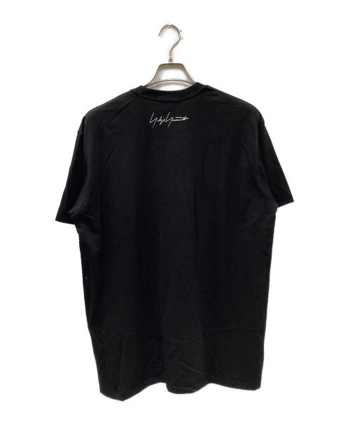 YOHJI YAMAMOTO（ヨウジヤマモト）YOHJI YAMAMOTO (ヨウジヤマモト) バックロゴプリントTシャツ ブラック サイズ:3の古着・服飾アイテム
