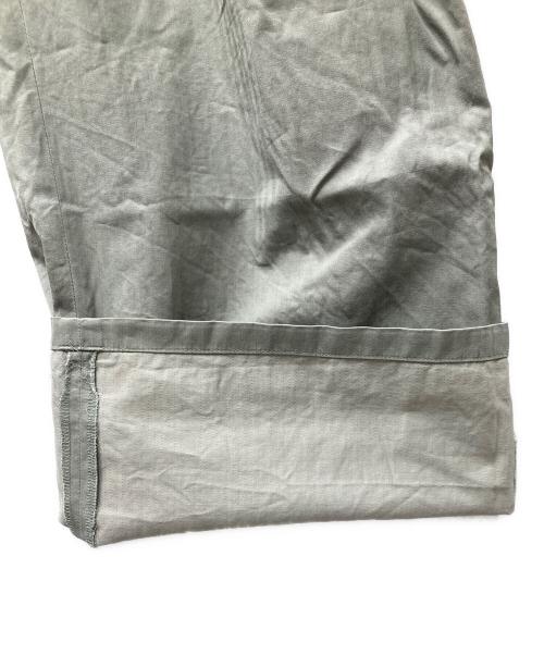 AURALEE（オーラリー）AURALEE (オーラリー) WASHED FINX HERRINGBONE BELTED PANTS グリーンの古着・服飾アイテム