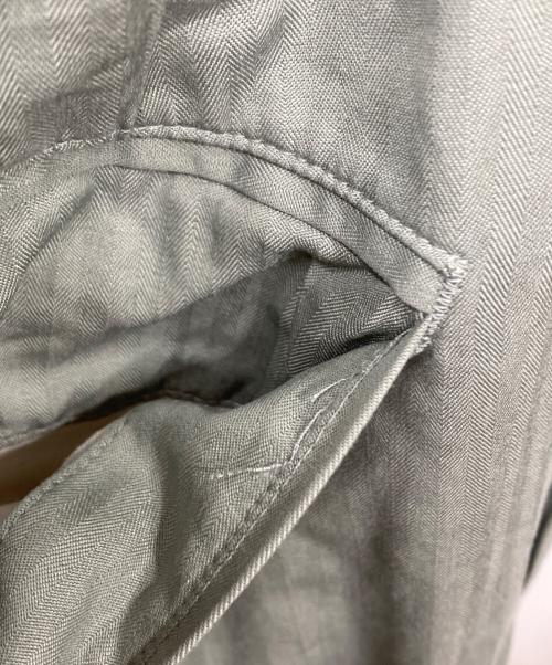 AURALEE（オーラリー）AURALEE (オーラリー) WASHED FINX HERRINGBONE BELTED PANTS グリーンの古着・服飾アイテム