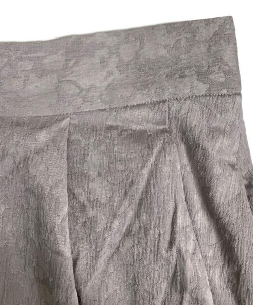 HER LIP TO（ハーリップトゥ）Her lip to (ハーリップトゥ) 総柄ロングスカート ベージュ サイズ:M 未使用品の古着・服飾アイテム