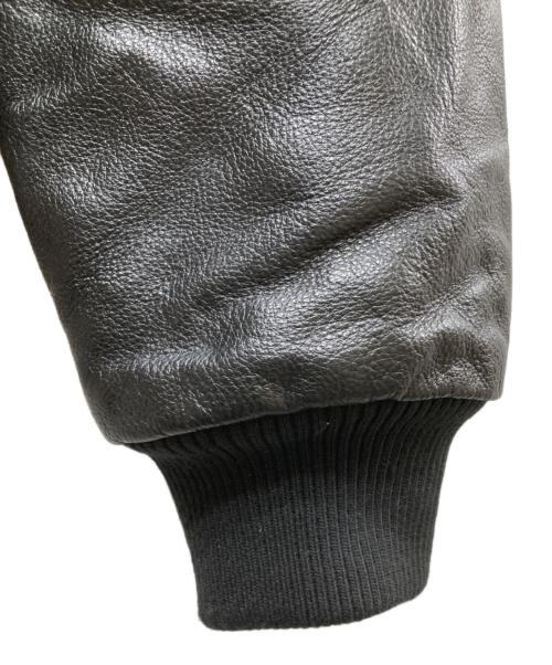 Carhartt WIP（カーハート ワークインプログレス）CARHARTT WIP (カーハート ワークインプログレス) 2020 袖fレザー スタジャン ブラック サイズ:Sの古着・服飾アイテム